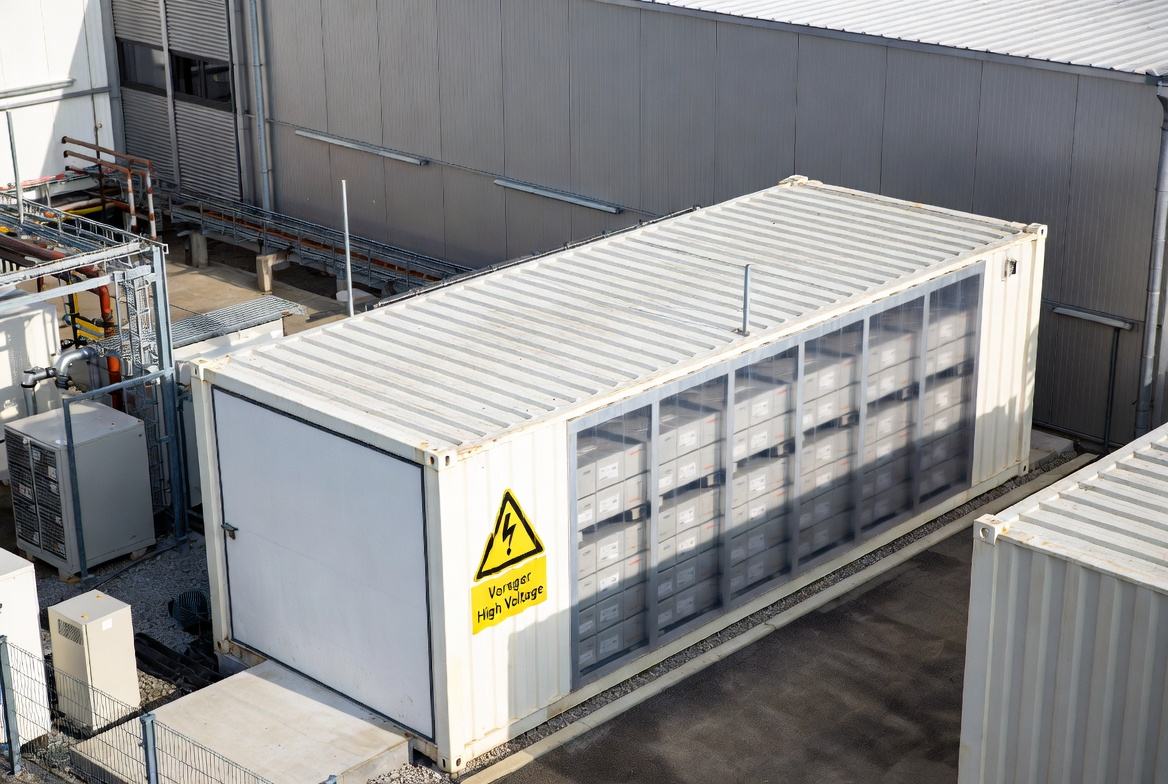 Battery storage container